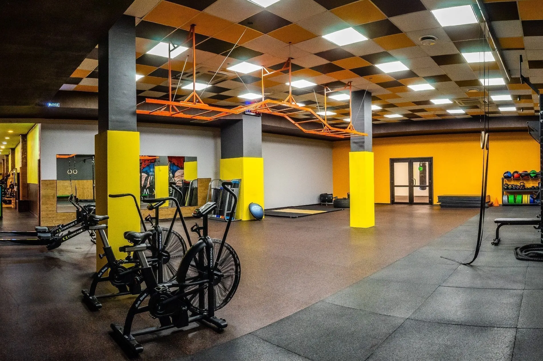 Парки зал. WEGYM, Москва, Ферганская улица. Фитнес клуб на Ферганской улице. WEGYM на Ферганской планировка. Дополнительные фитнес зоны.